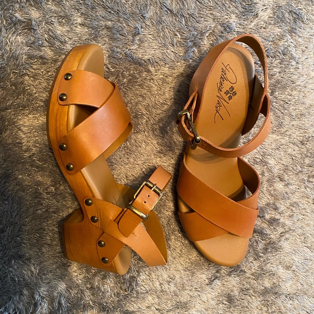 Patricia Nash, Size 8 Gigi Platform Clog Sandals